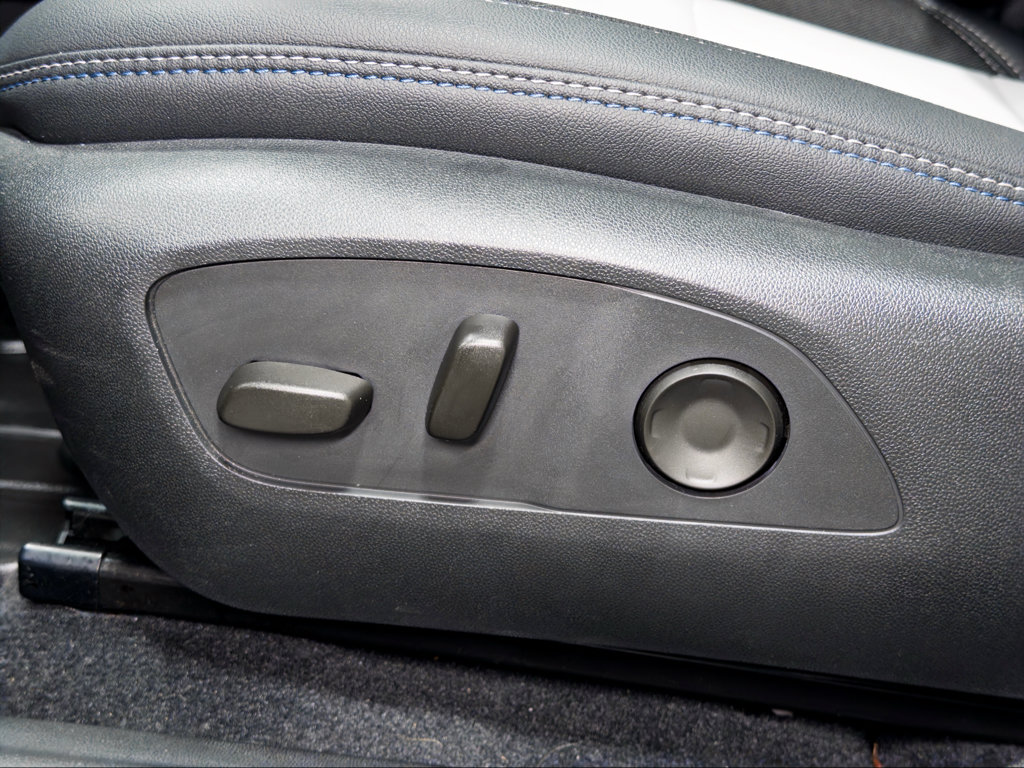 Used 2024 Chevrolet Equinox EV LT FWD image 6