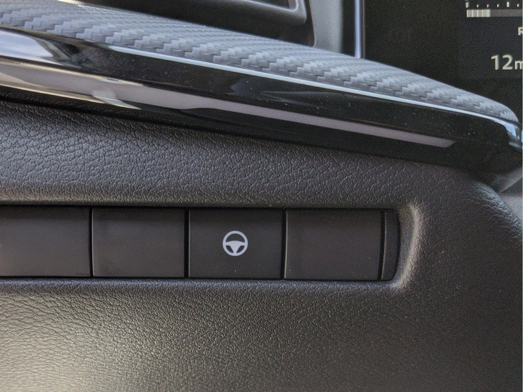 Certified 2025 Nissan Kicks SR AWD/4WD image 30