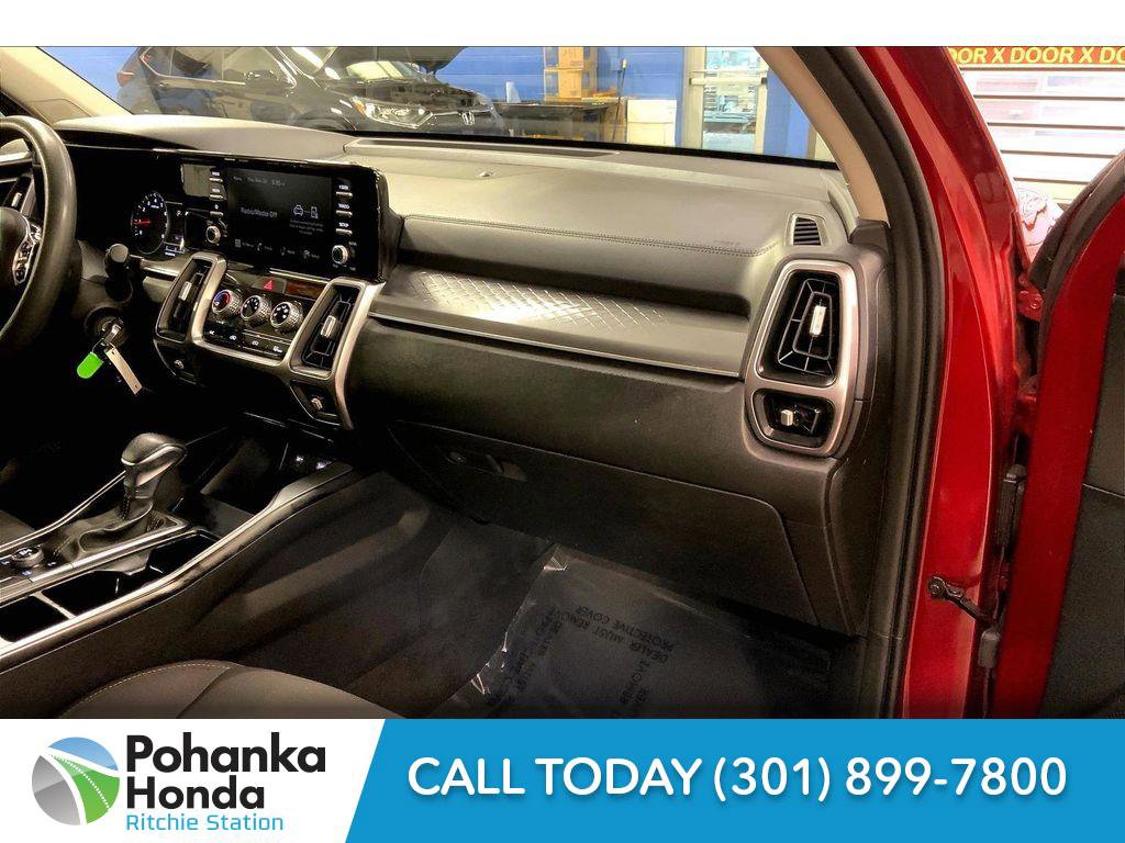 Used 2023 Kia Sorento LX image 17