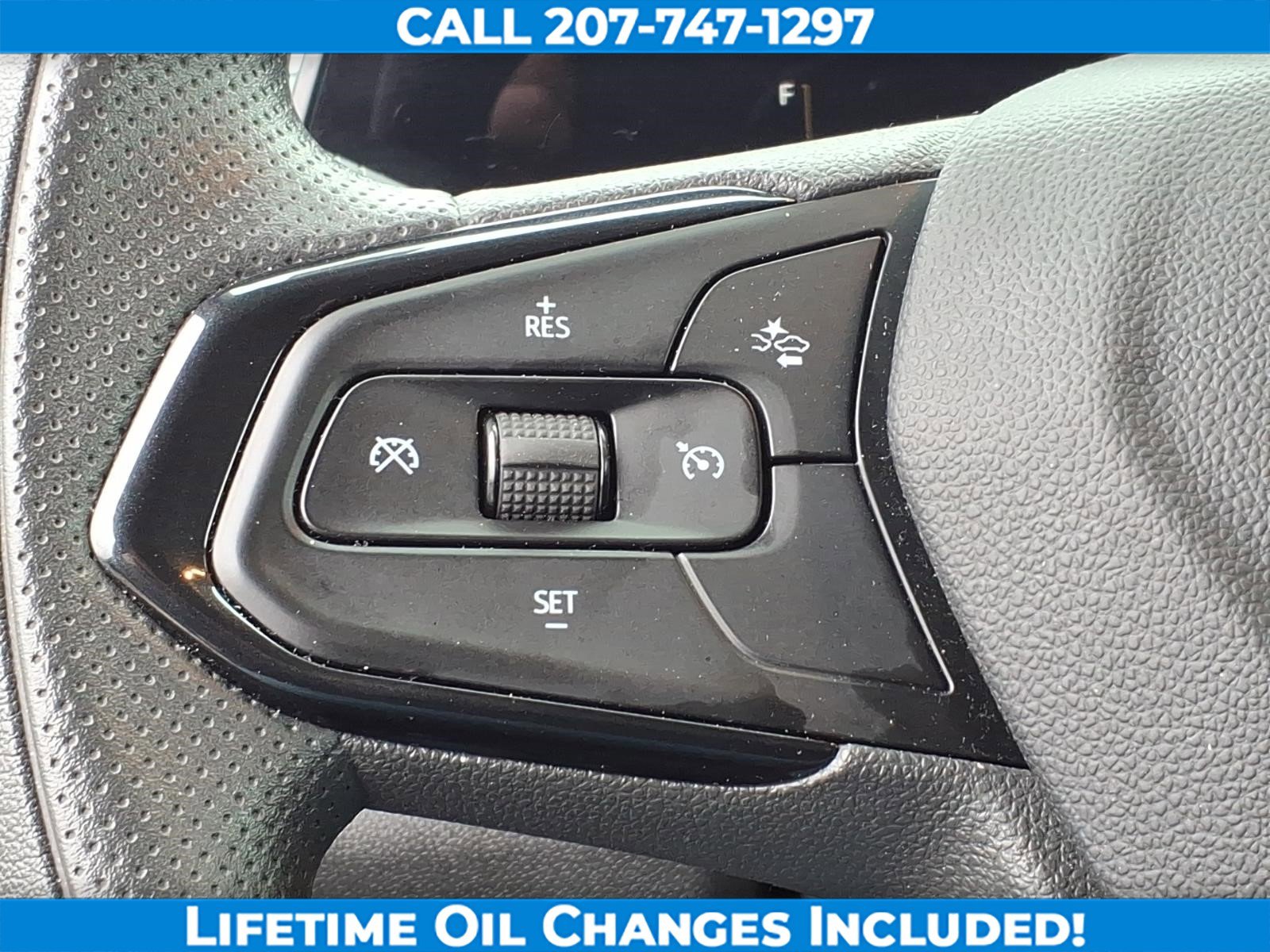 Used 2025 Chevrolet TrailBlazer LT AWD/4WD image 16