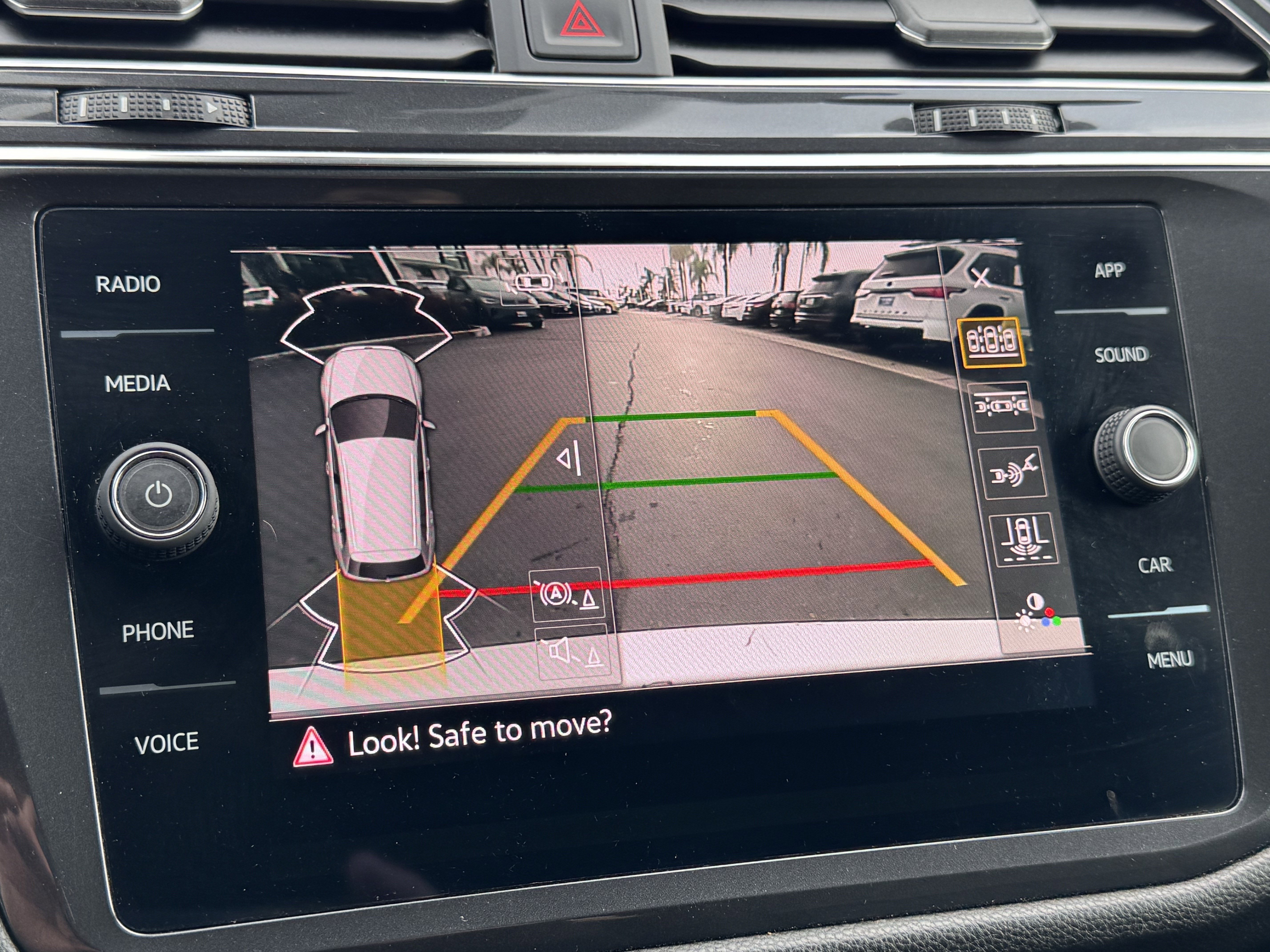 Used 2023 Volkswagen Tiguan SE R-Line image 24