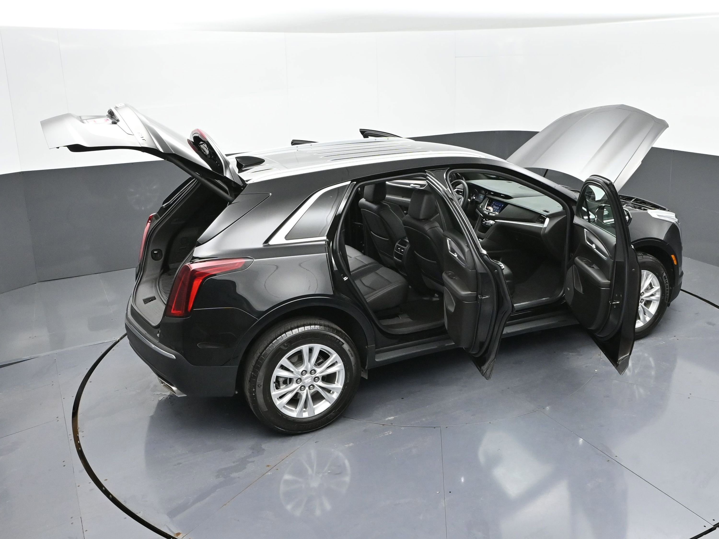 Used 2024 Cadillac XT5 Luxury w/ LPO, Floor Liner Package image 49