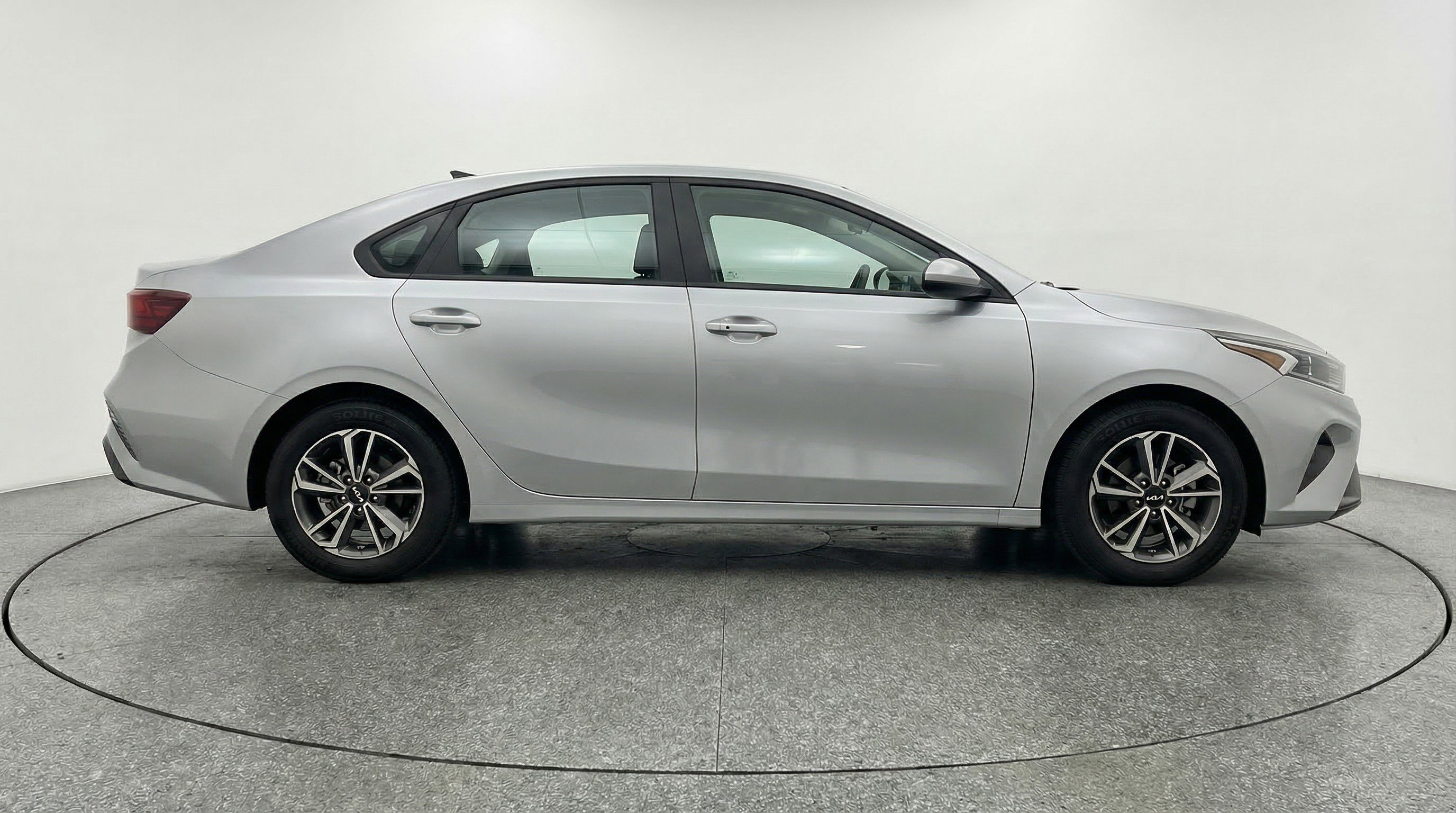 Used 2024 Kia Forte LXS image 11