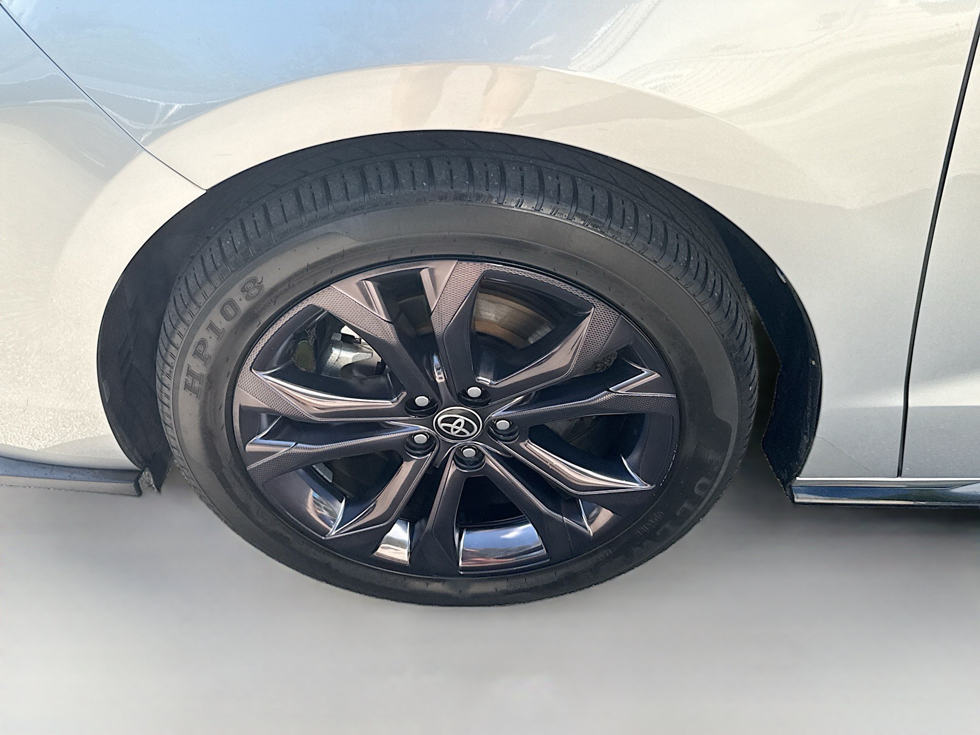 Used 2022 Toyota Sienna XSE FWD image 35