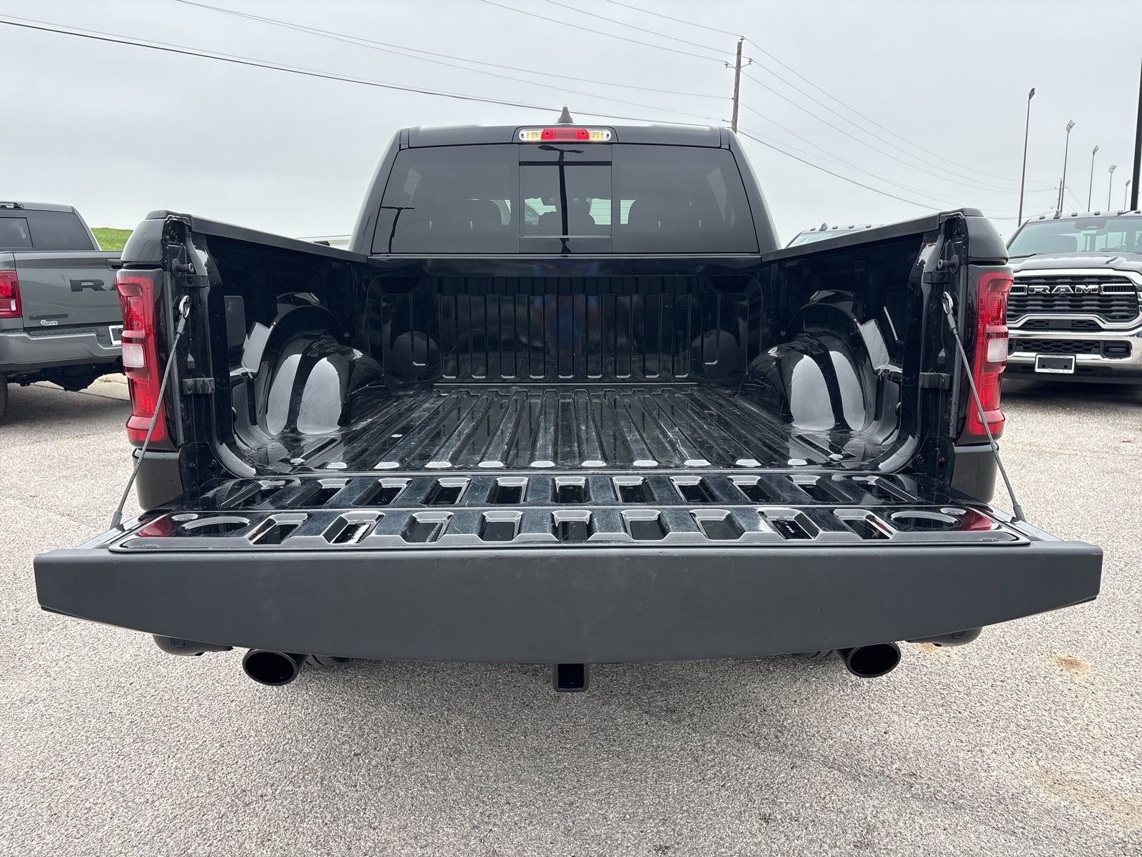 Used 2025 RAM 1500 Lone Star AWD/4WD image 32