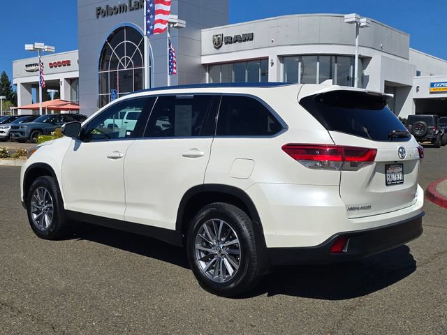 Used 2019 Toyota Highlander XLE AWD/4WD image 6
