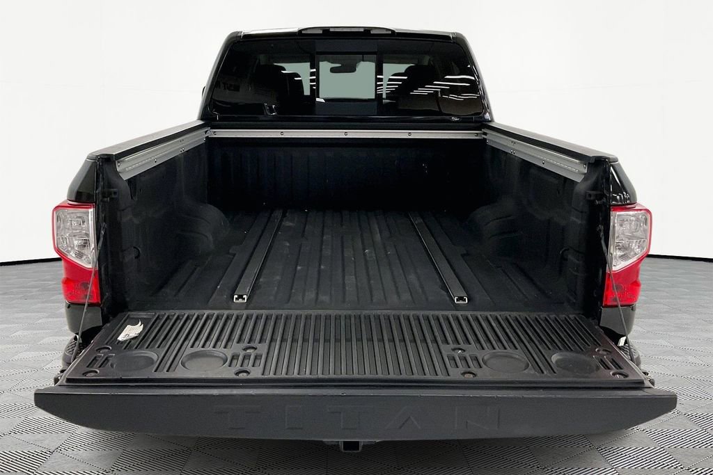 Used 2019 Nissan Titan PRO-4X w/ Pro-4x Utility Package image 7