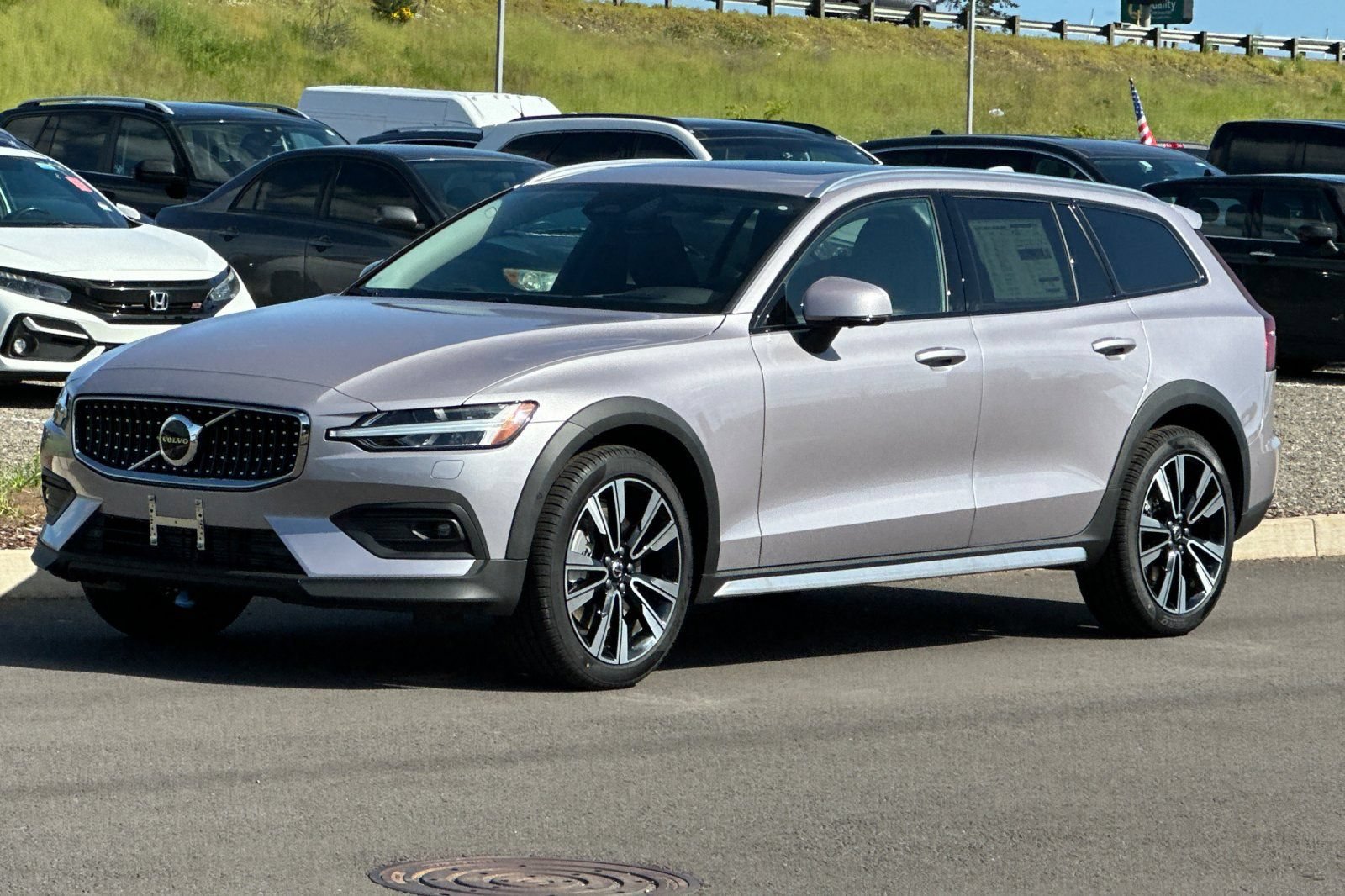 New 2026 Volvo V60 B5 Cross Country Ultra w/ Climate Package AWD/4WD image 7