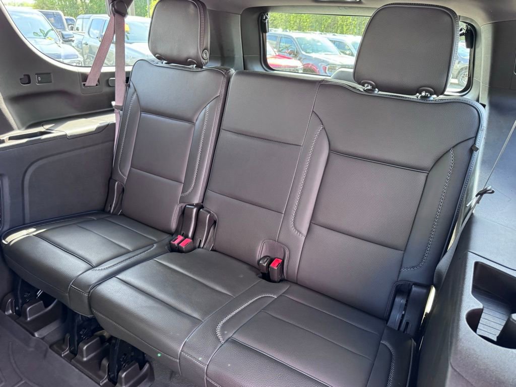 Used 2022 GMC Yukon XL Denali w/ Denali Premium Package image 35