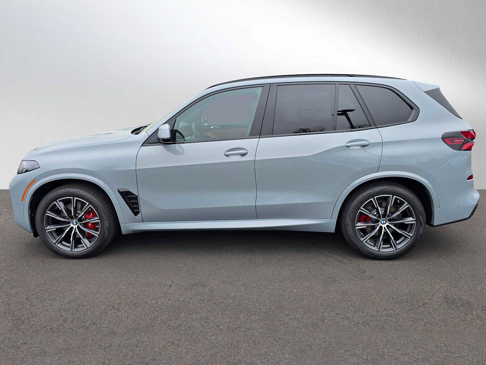 New 2026 BMW X5 xDrive40i w/ M Sport Package image 6
