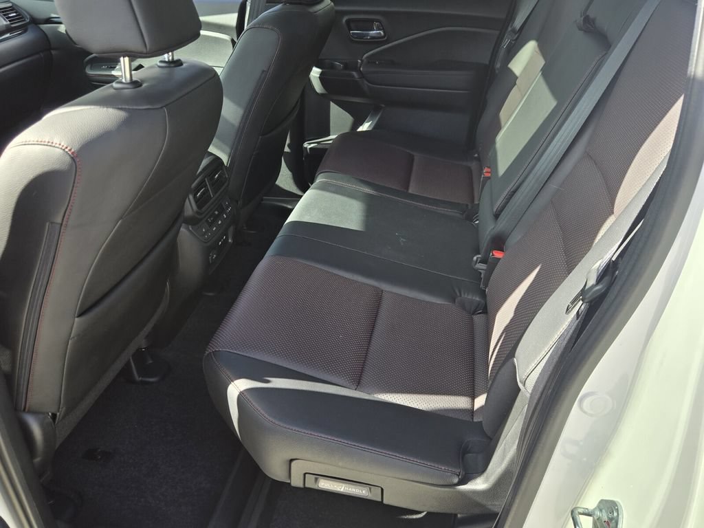 Certified 2025 Honda Ridgeline Black Edition image 11
