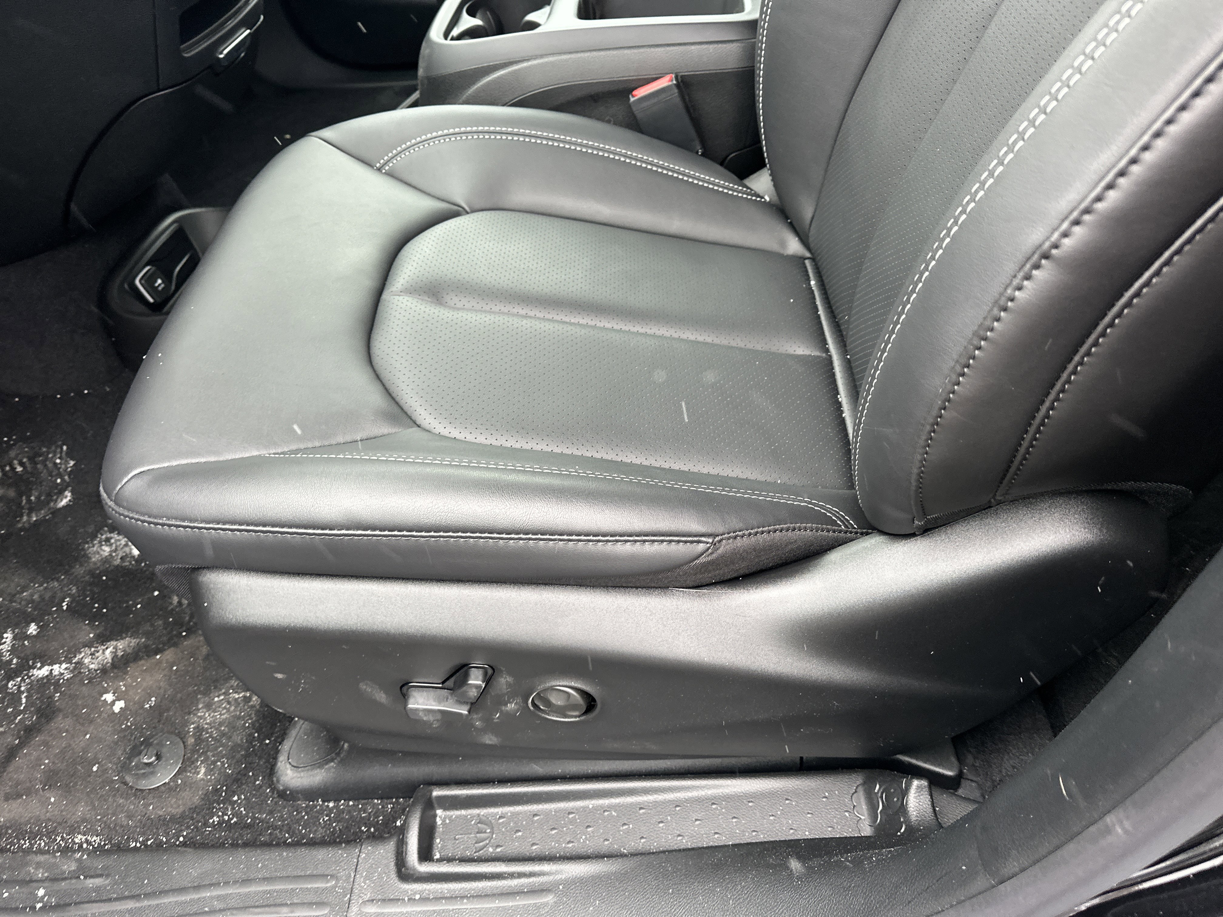 New 2026 Chrysler Pacifica Select image 25