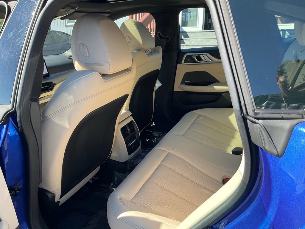 Used 2025 BMW i4 eDrive40 w/ M Sport Package image 27