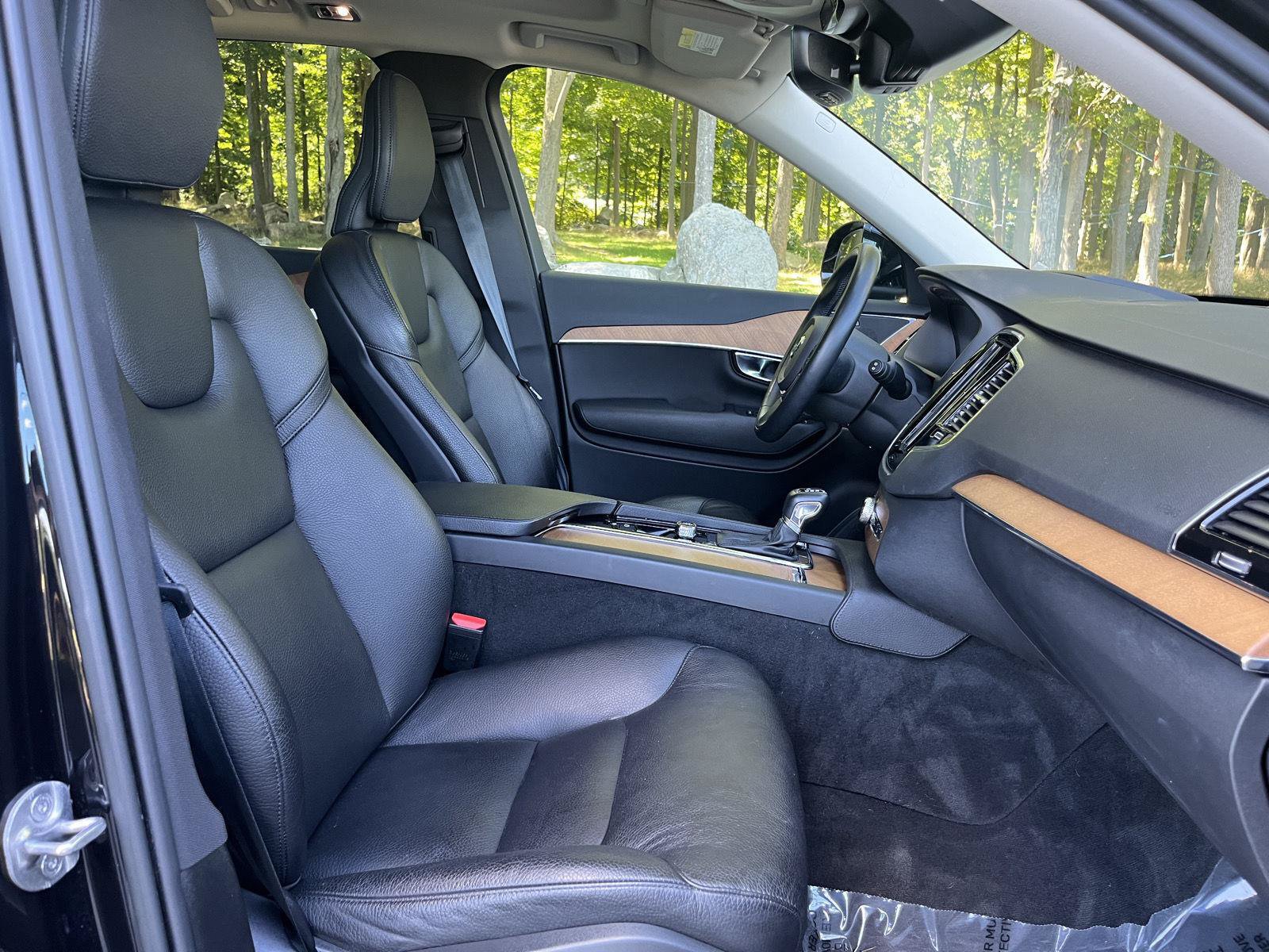 Used 2022 Volvo XC90 T6 Momentum w/ Advanced Package AWD/4WD image 9