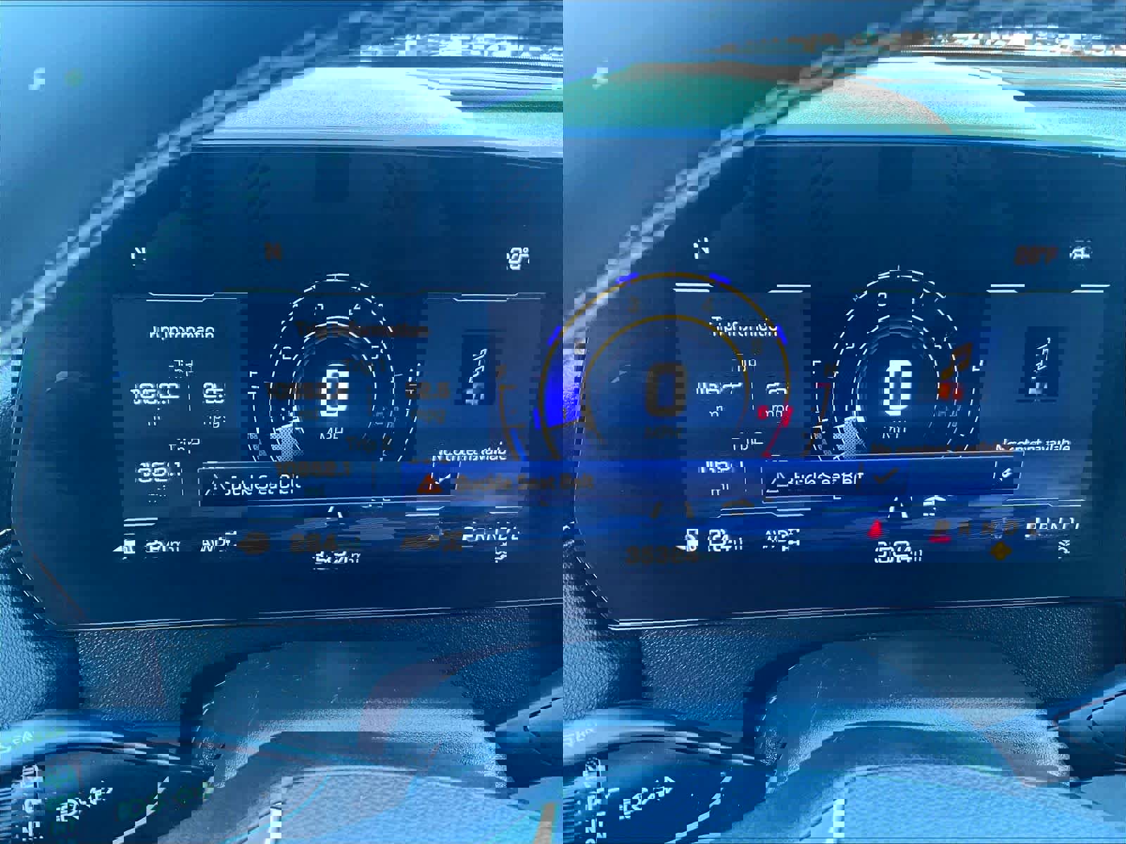 Used 2025 Chevrolet Traverse LT image 26