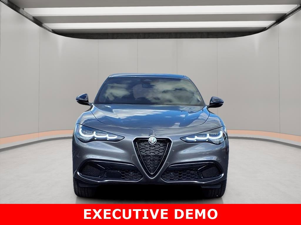 New 2025 Alfa Romeo Stelvio Sprint image 2