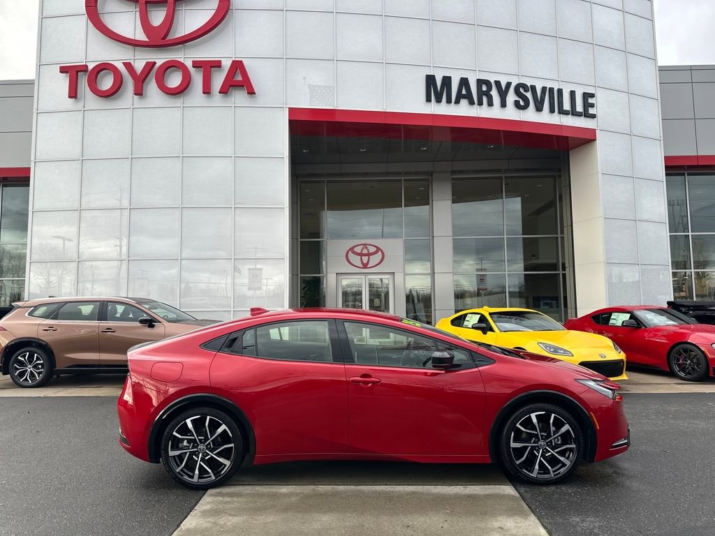 Certified 2025 Toyota Prius Plug-In Hybrid image 2