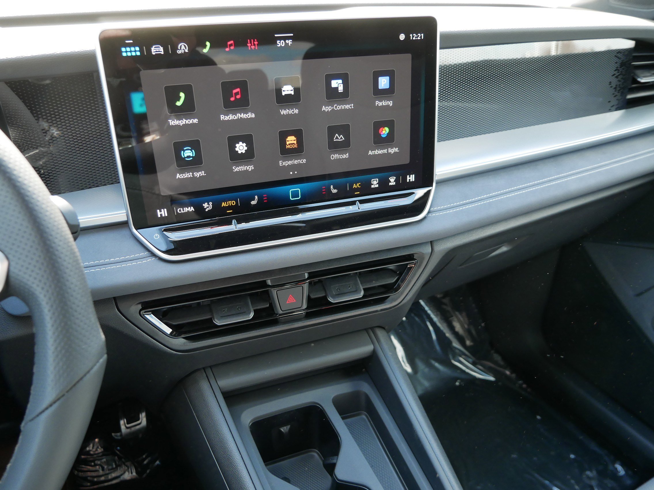 New 2026 Volkswagen Tiguan SE R-Line image 8