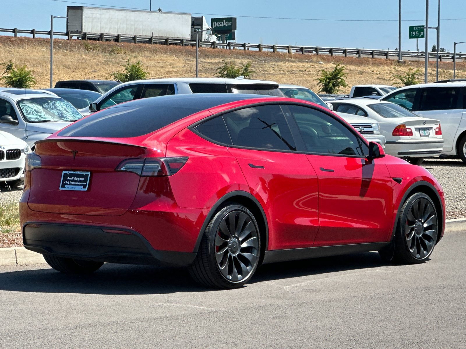 Used 2022 Tesla Model Y Performance AWD/4WD image 3