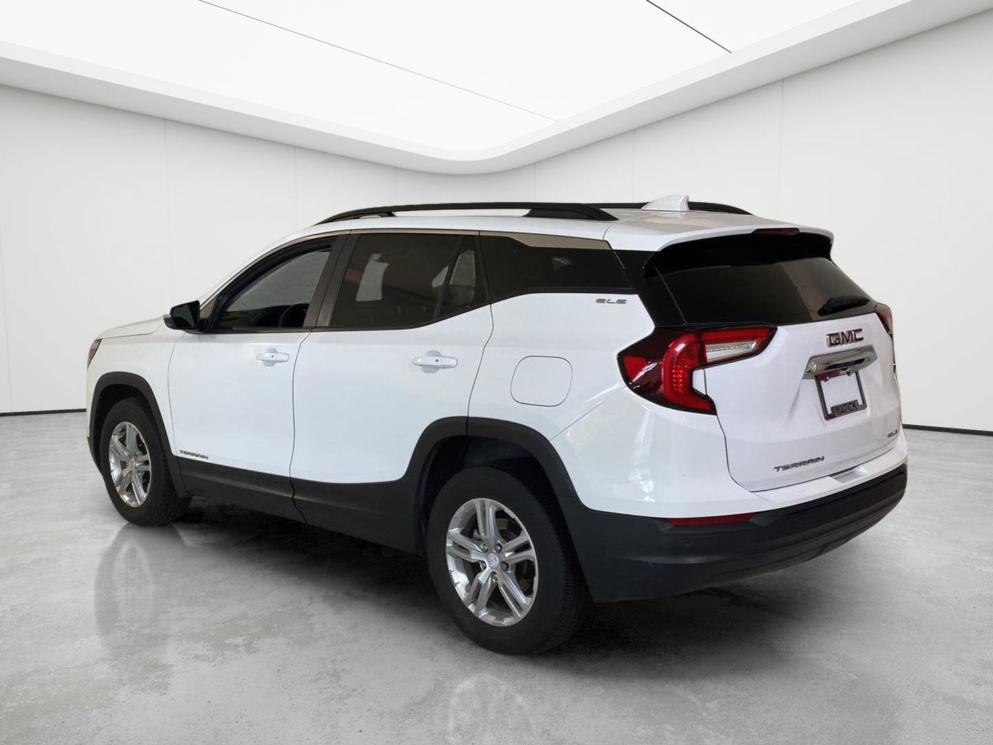 Certified 2023 GMC Terrain SLE w/ Driver Convenience Package AWD/4WD image 10