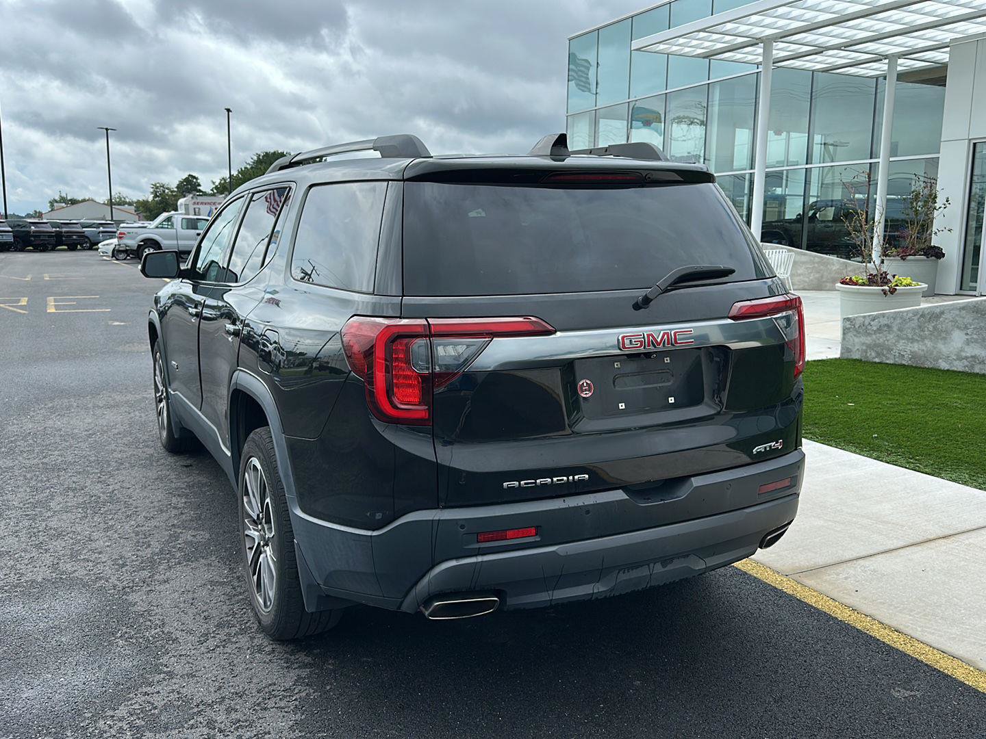 Used 2020 GMC Acadia AT4 w/ Driver Alert Package II AWD/4WD image 8