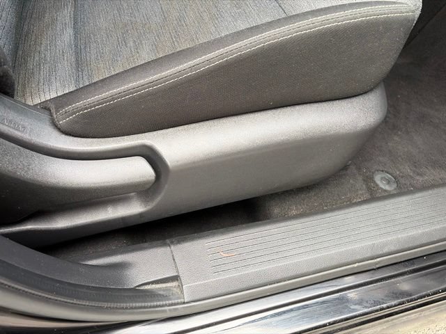 Used 2023 Nissan Rogue SV FWD image 35