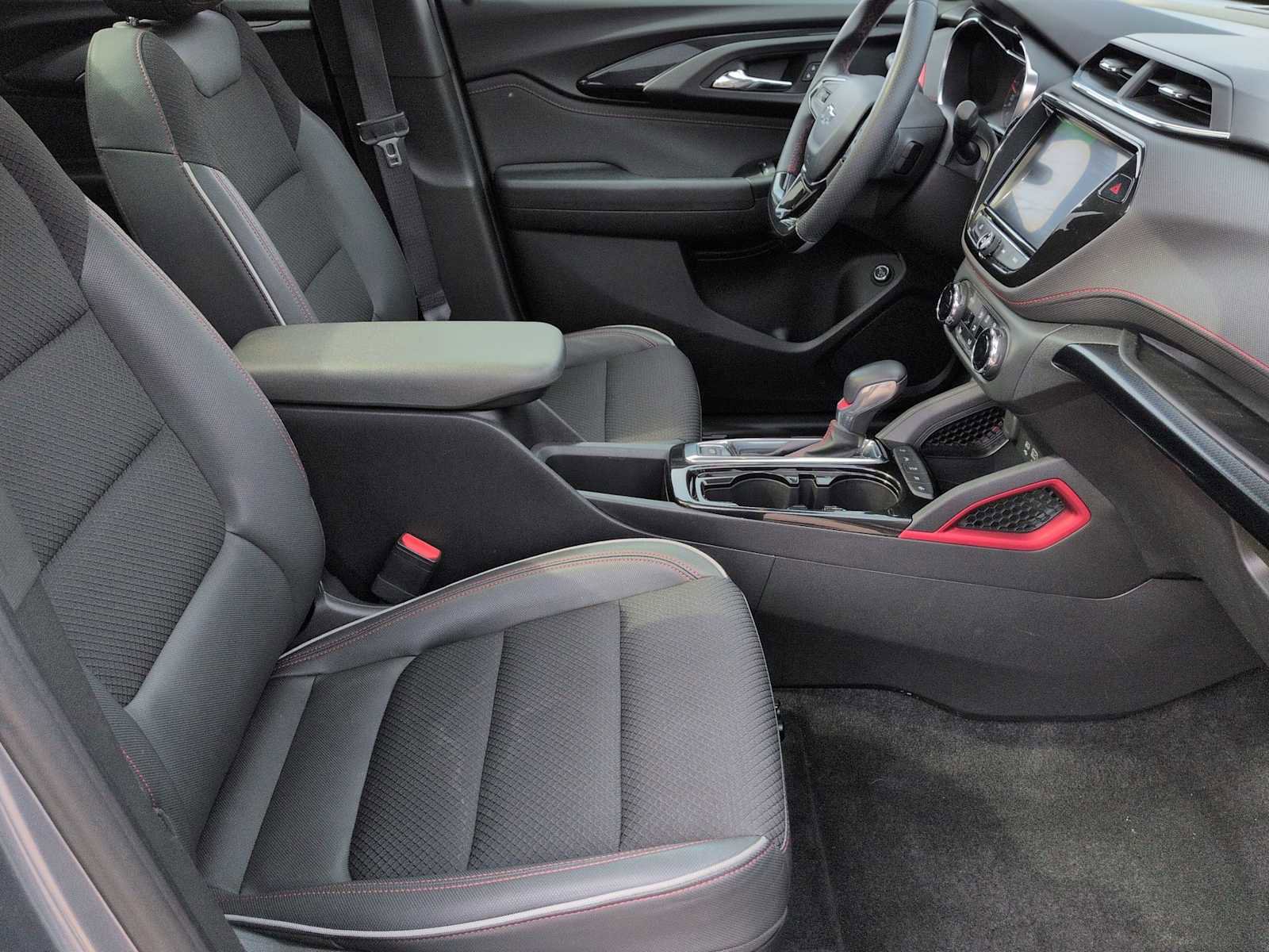 Used 2021 Chevrolet TrailBlazer RS w/ Sun and Liftgate Package FWD image 23