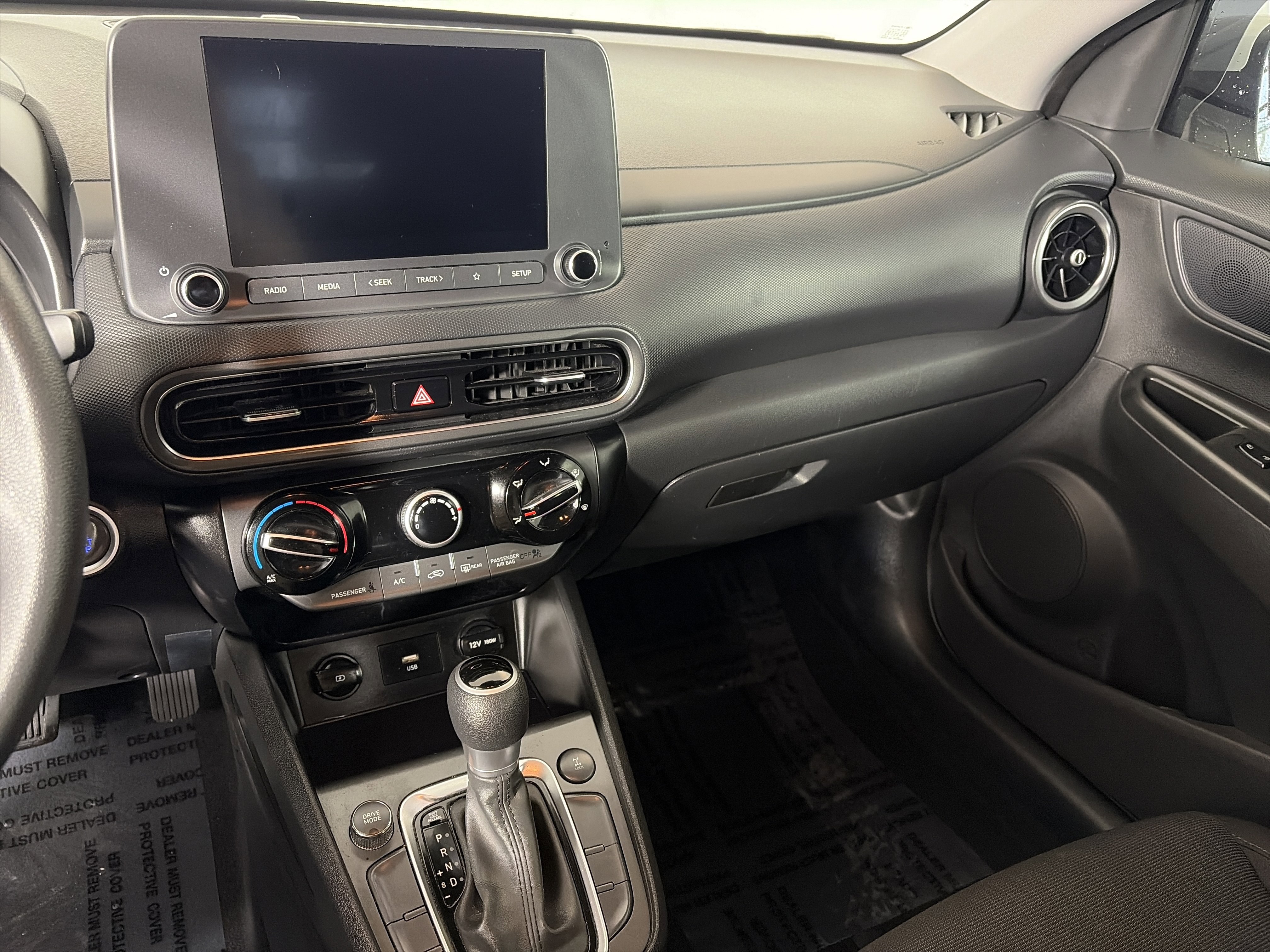 Used 2023 Hyundai Kona SEL image 4