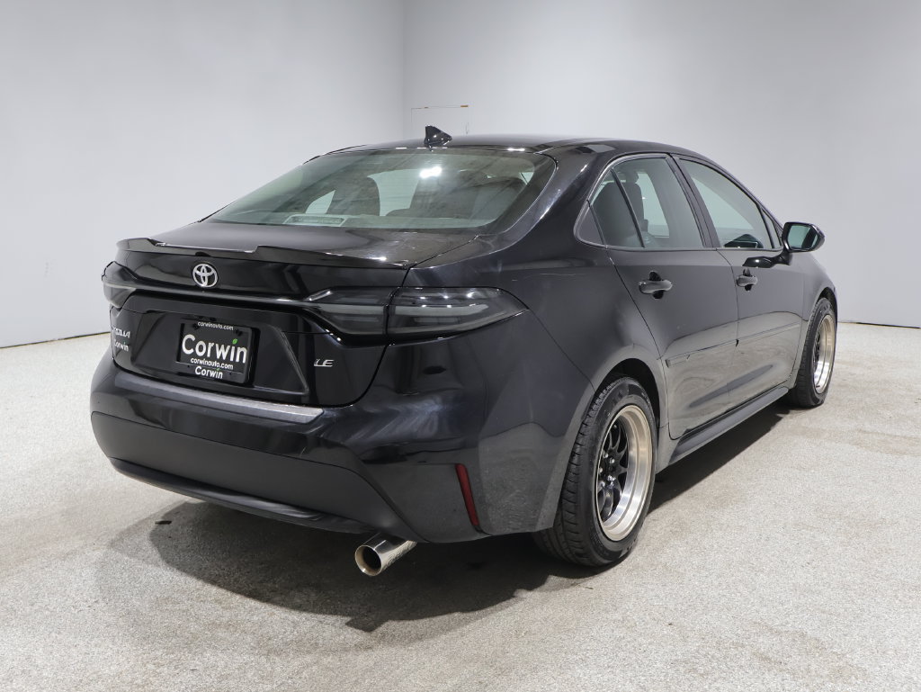 Used 2020 Toyota Corolla LE FWD image 2
