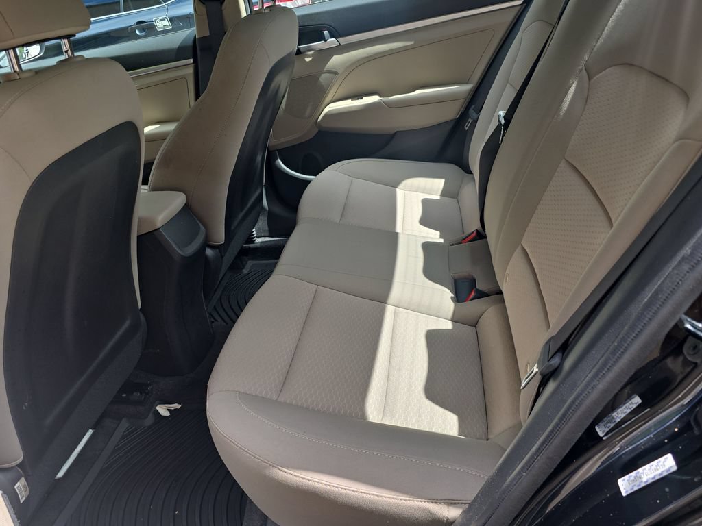 Used 2020 Hyundai Elantra SE w/ Winter Weather Package FWD image 25