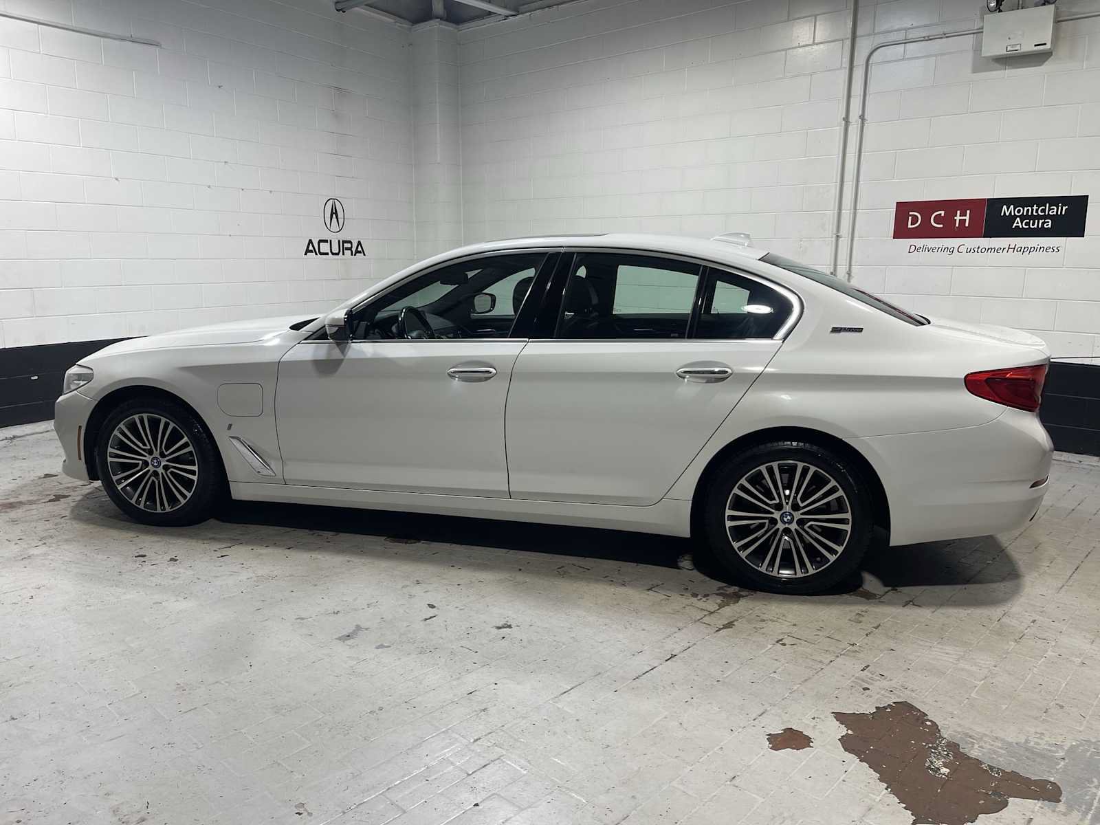 Used 2018 BMW 530e xDrive AWD/4WD image 3