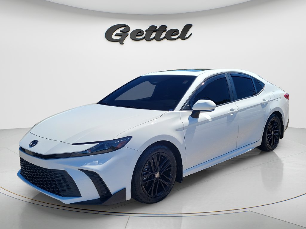 Used 2025 Toyota Camry SE w/ Multimedia Upgrade Package