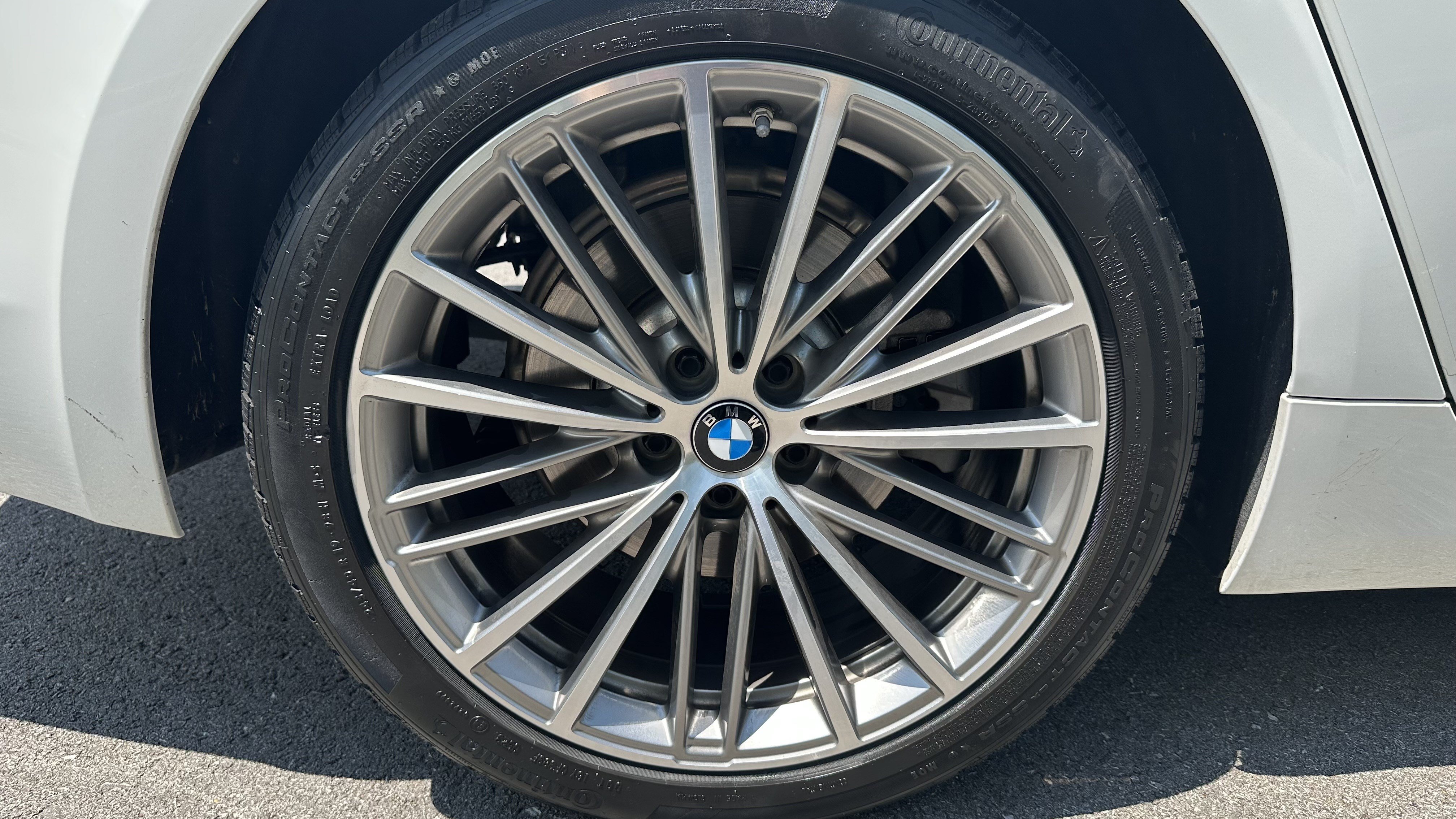 Used 2020 BMW 530i xDrive w/ Premium Package AWD/4WD image 13