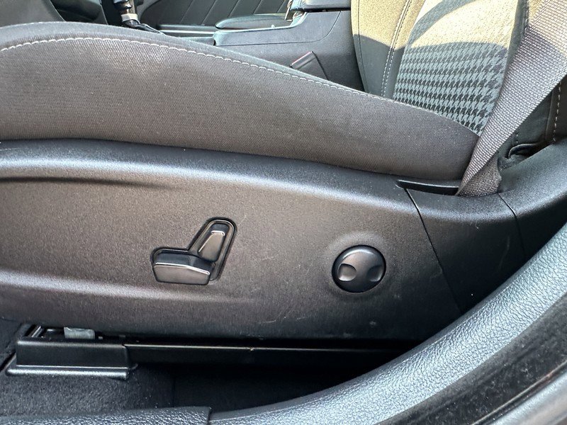 Used 2023 Dodge Charger SXT image 19