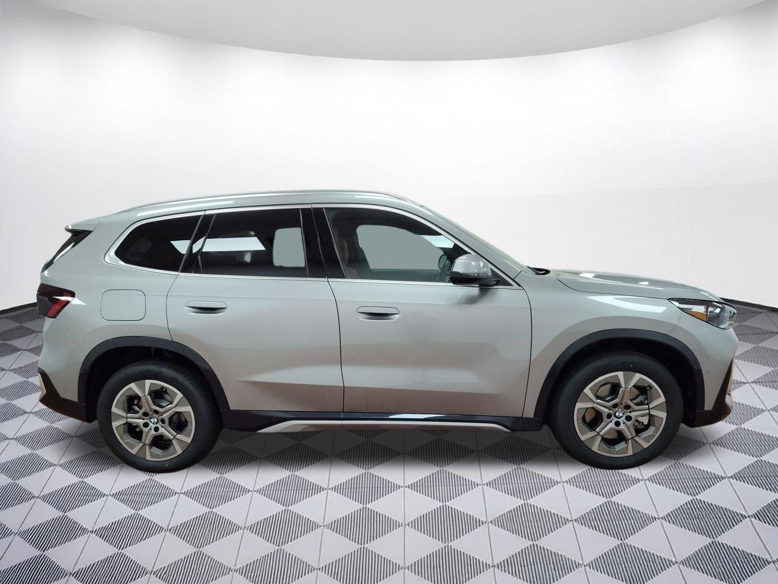 Certified 2025 BMW X1 xDrive28i w/ Convenience Package AWD/4WD image 7