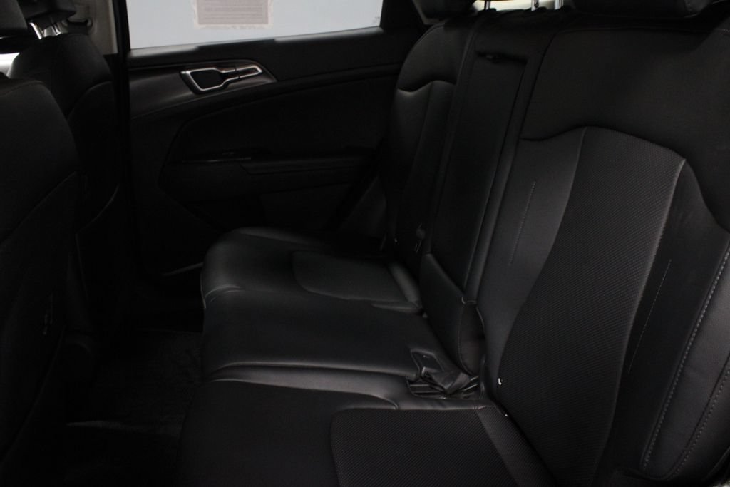 Used 2024 Kia Sportage EX AWD/4WD image 21