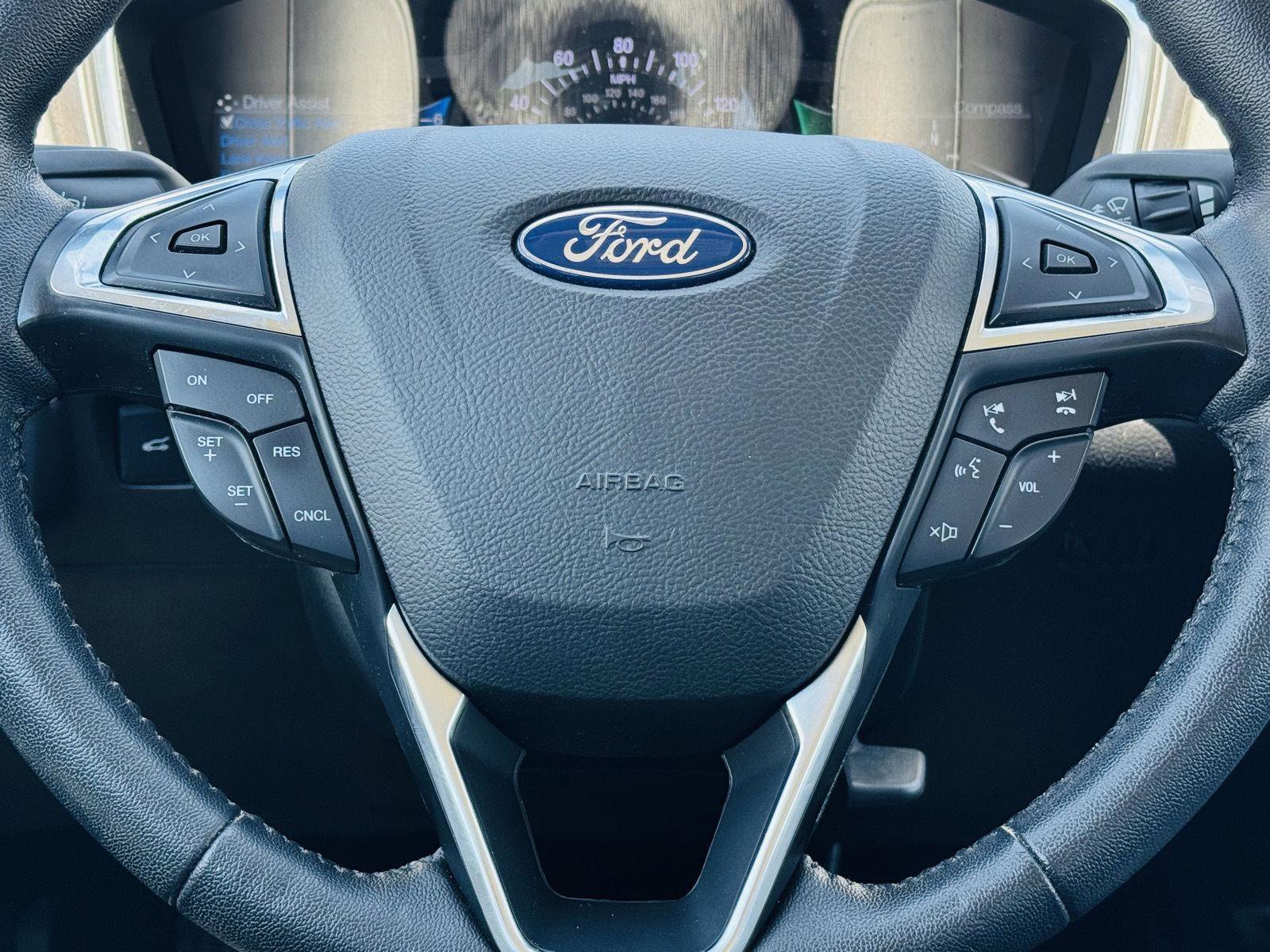Used 2020 Ford Fusion SEL FWD image 15