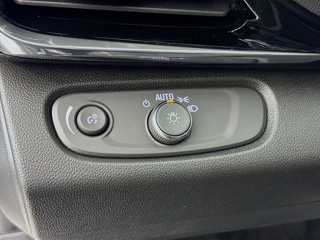 New 2026 Buick Envista Avenir FWD image 10