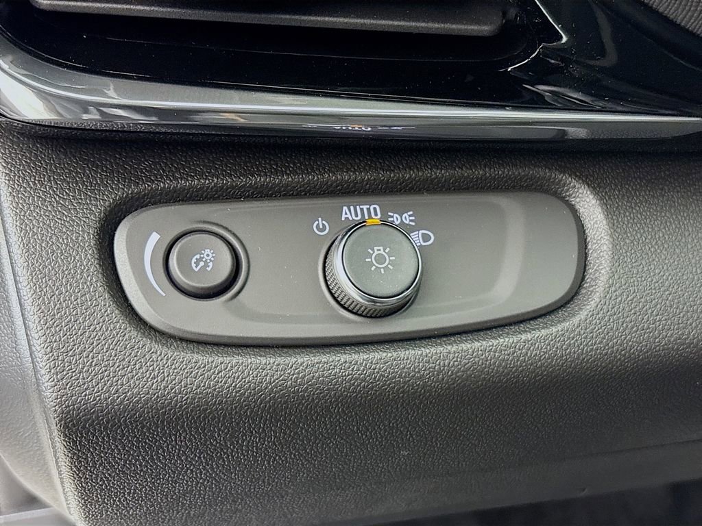 New 2026 Buick Envista Avenir FWD image 10