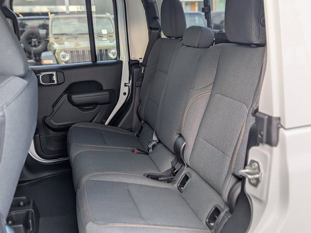 New 2026 Jeep Gladiator Sport AWD/4WD image 22