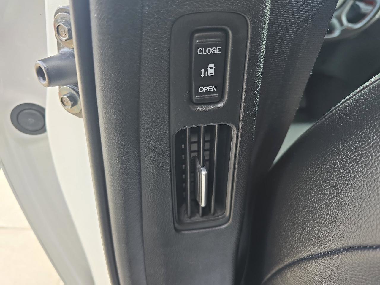 Used 2025 Honda Odyssey Sport-L image 17