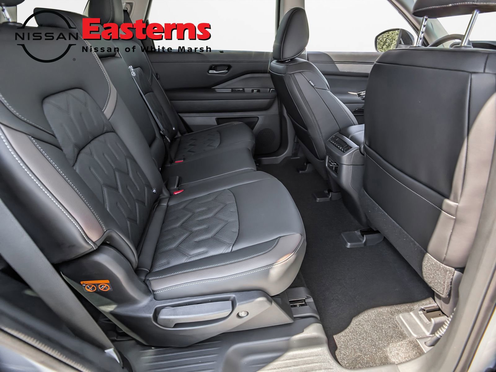 New 2026 Nissan Pathfinder Platinum image 24