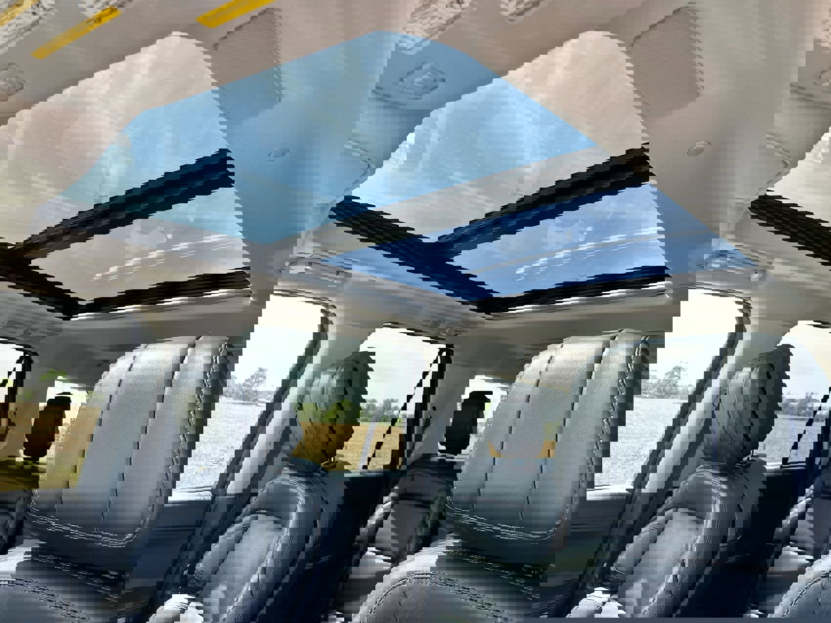 Used 2025 Lincoln Navigator Reserve image 23