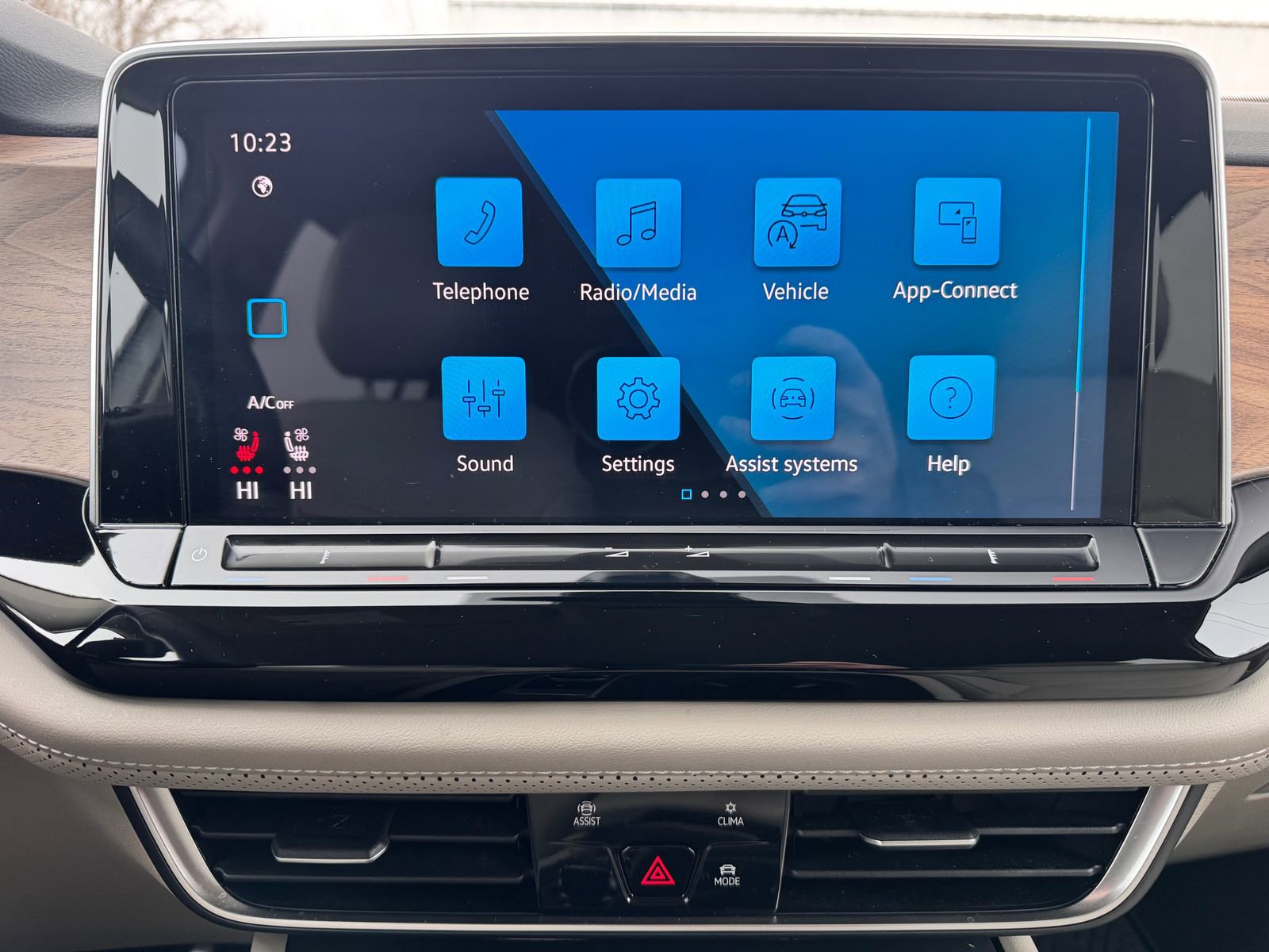 Used 2024 Volkswagen Atlas SE image 20