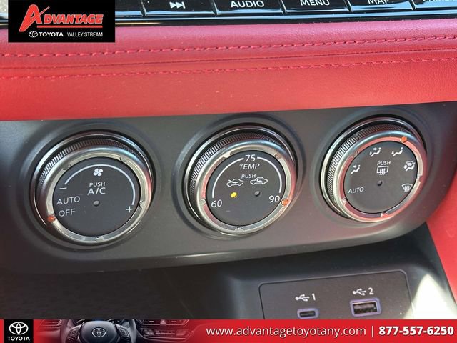 Used 2024 Nissan Z Performance w/ Floor Mat Package RWD image 30
