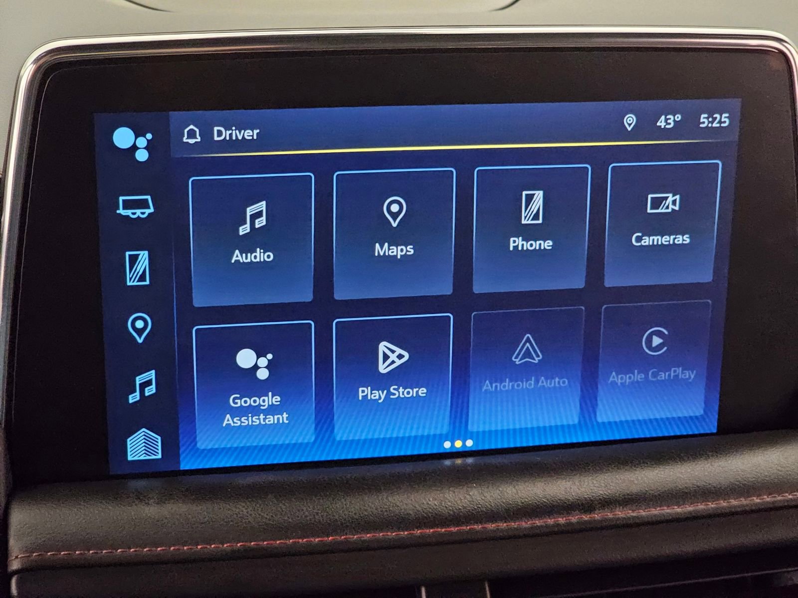 Used 2022 Chevrolet Suburban RST w/ Sport Performance Package image 18