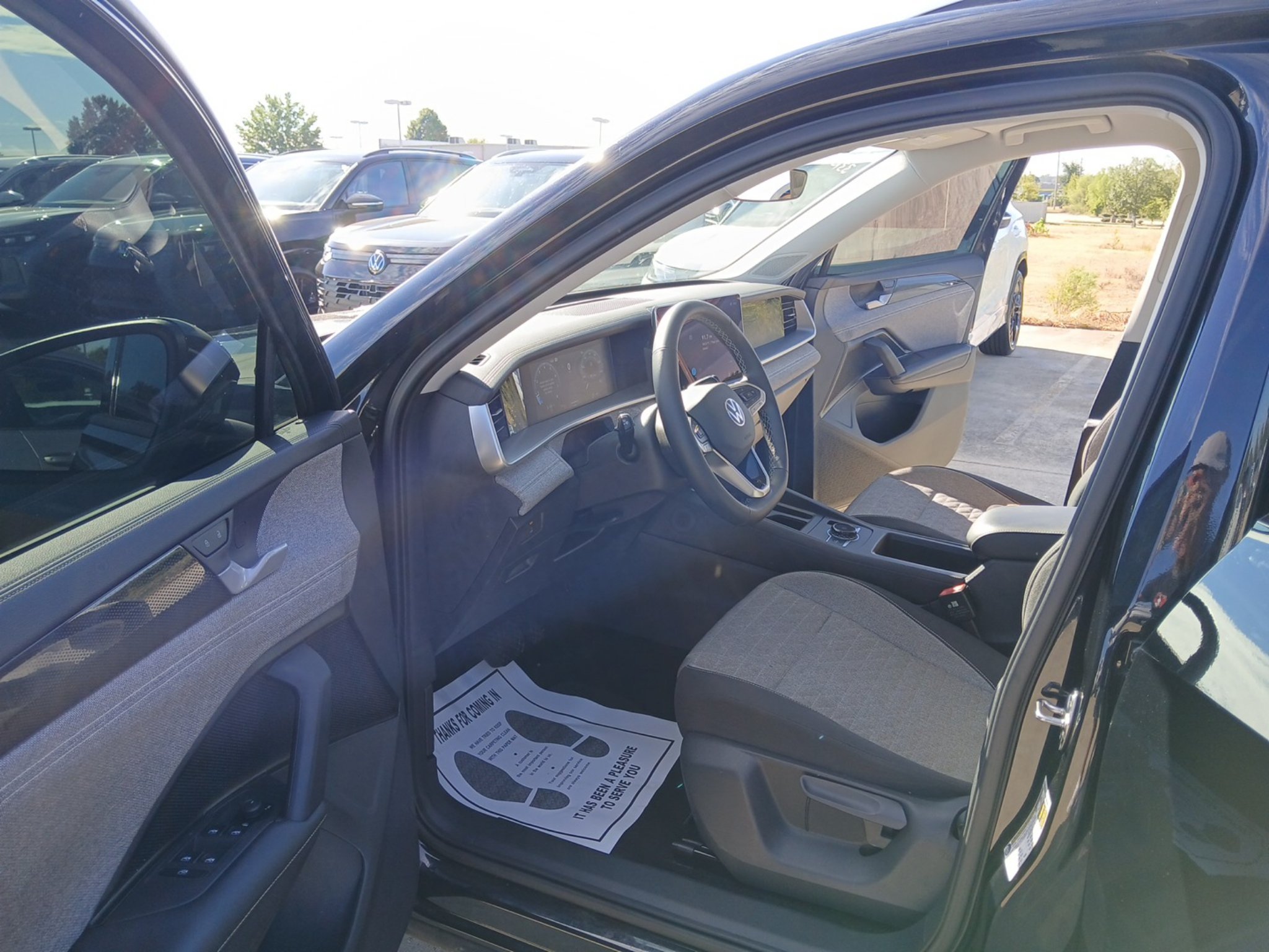 Used 2025 Volkswagen Tiguan S FWD image 9