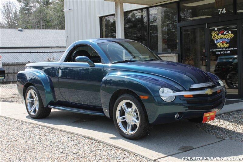 Used 2006 Chevrolet SSR w/ Preferred Equipment Group RWD image 30