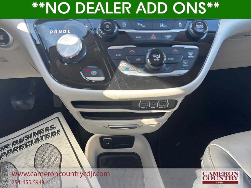 Used 2023 Chrysler Pacifica Touring-L FWD image 18