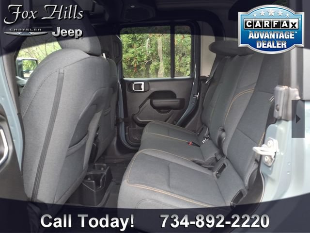 Certified 2025 Jeep Gladiator Sport AWD/4WD image 11